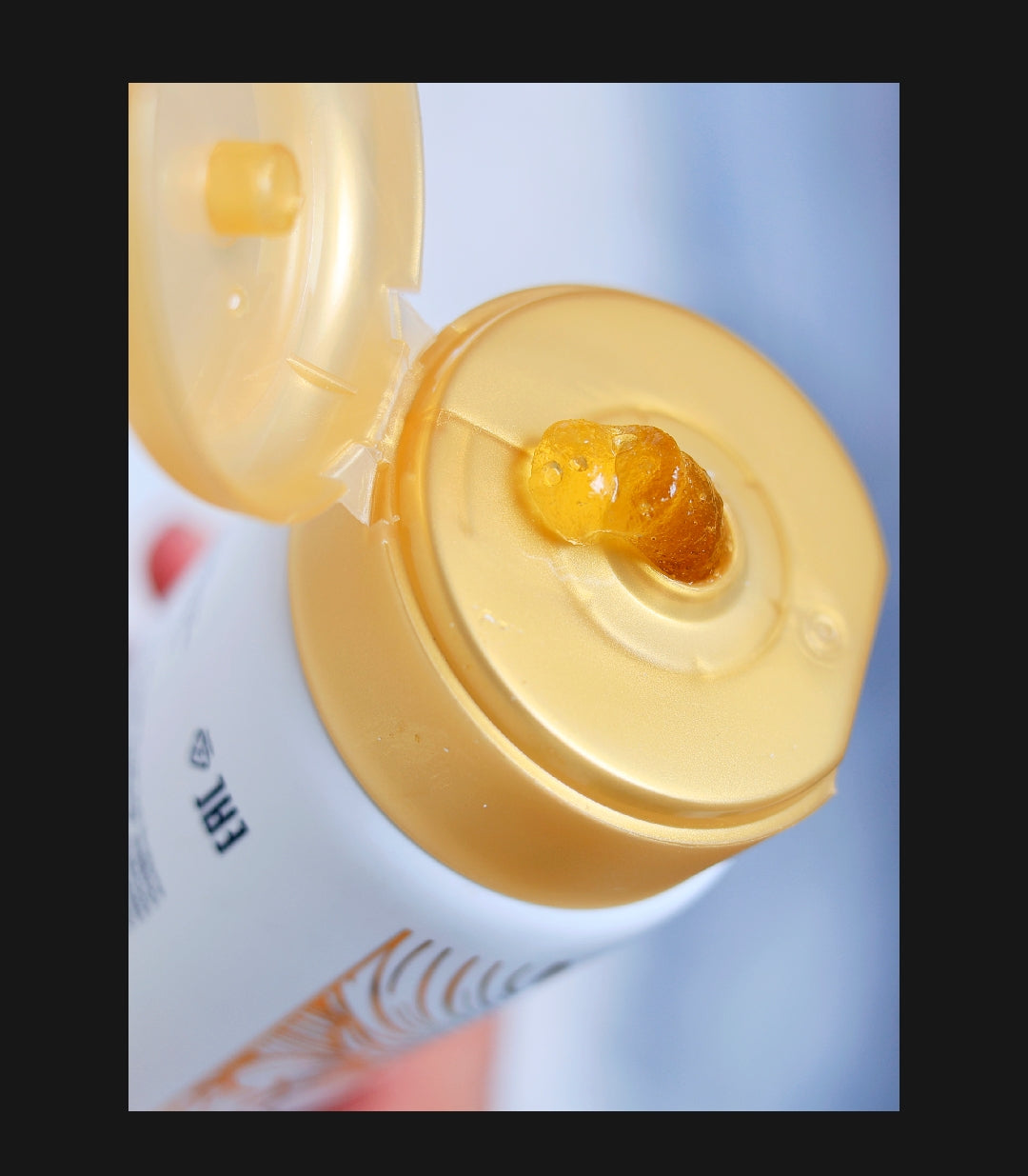 Golden Glow Elixir Scrub